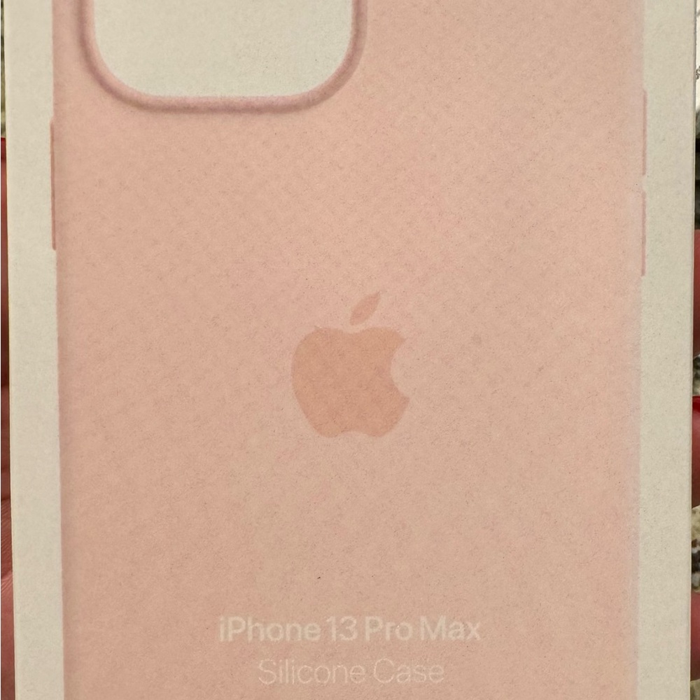 Apple iPhone 13 Pro Max Soft Pink Silicone Cover